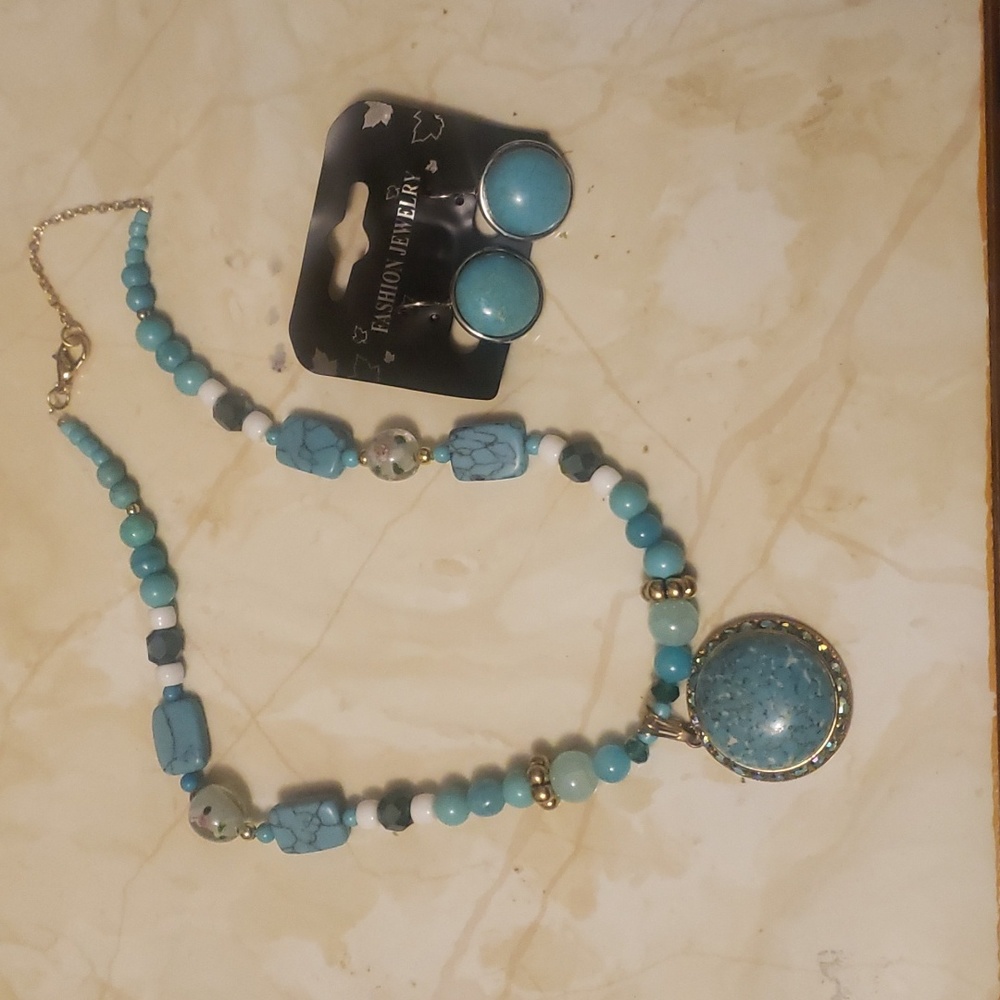 One of a kind necklace with Turquoise vintage pendent errings set